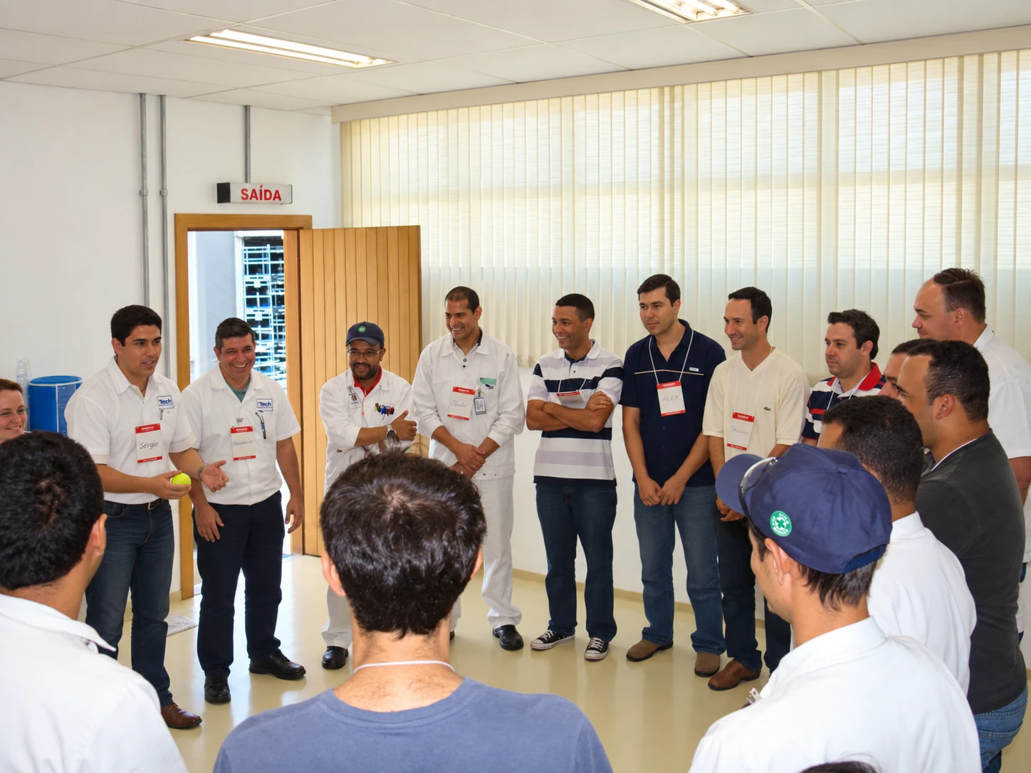 Equipe em treinamento corporativo do Grupo MARGEM